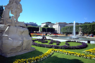 Schloss Mirabell mit der Salzburg Karte