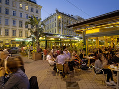 Der Naschmarkt bei Nacht